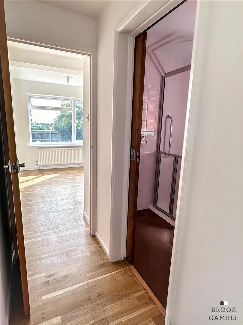 5 Bedroom House - Detached. Bracken Road in Eastbourne,  26